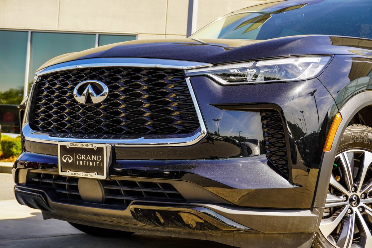 Certified 2023 INFINITI QX60 Pure image 2