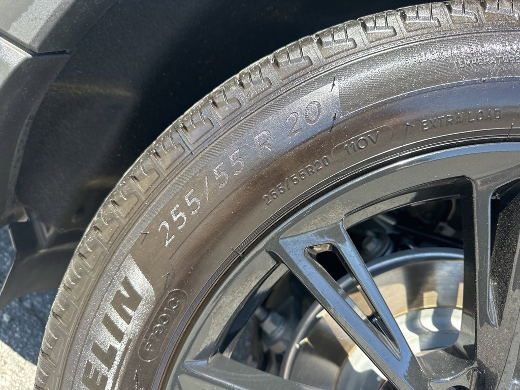 Used 2025 Ford Explorer ST-Line w/ Premium Package image 35