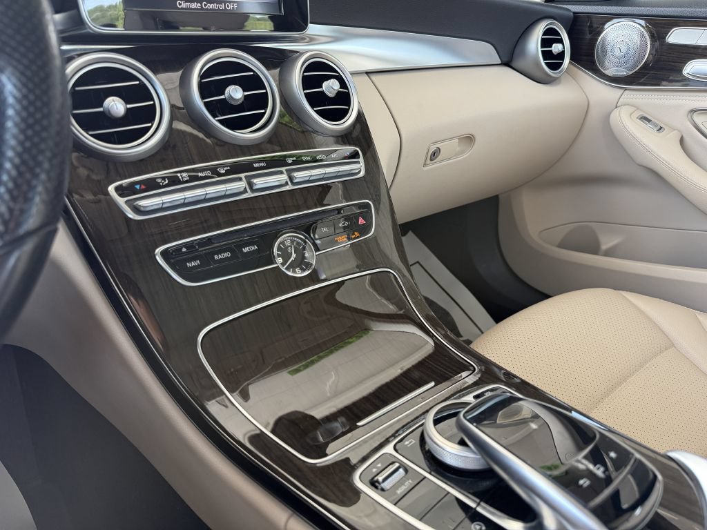 Used 2015 Mercedes-Benz C 300 4MATIC Sedan image 17