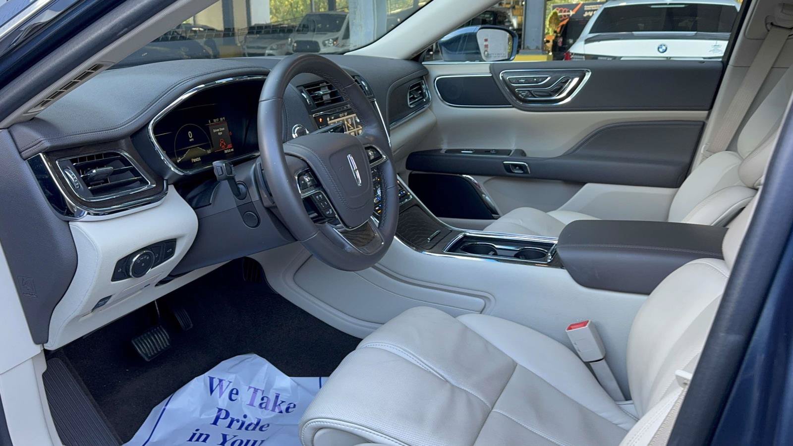 Used 2019 Lincoln Continental Select AWD/4WD image 34