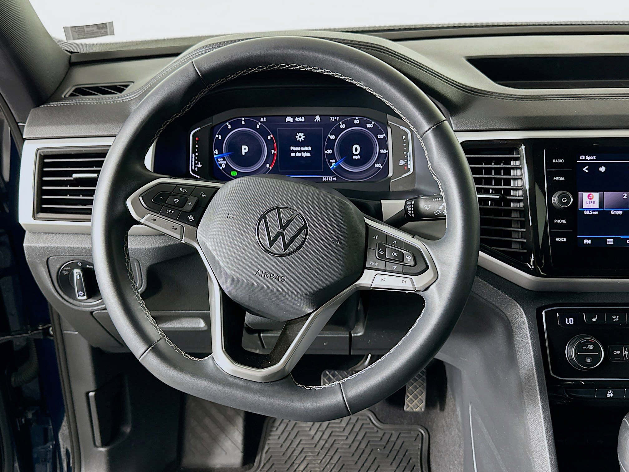 Used 2022 Volkswagen Atlas Cross Sport SE image 18