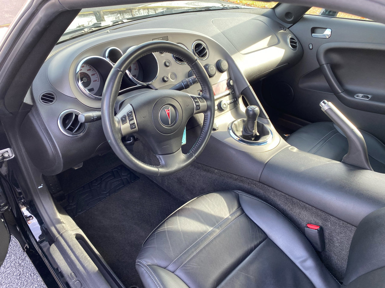 Used 2007 Pontiac Solstice Convertible w/ Premium Package image 17