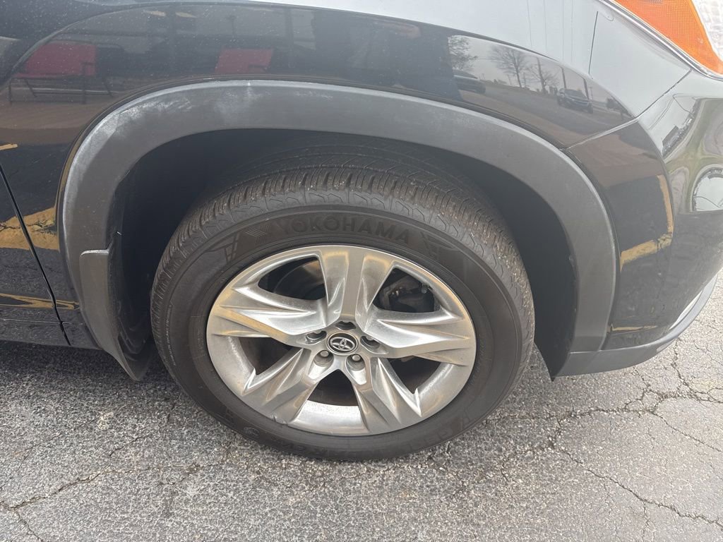 Used 2016 Toyota Highlander Limited image 22