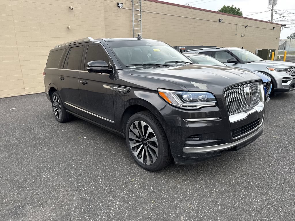 Certified 2023 Lincoln Navigator L Reserve AWD/4WD image 13