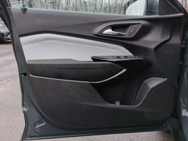 Used 2025 Chevrolet Trax LT image 21