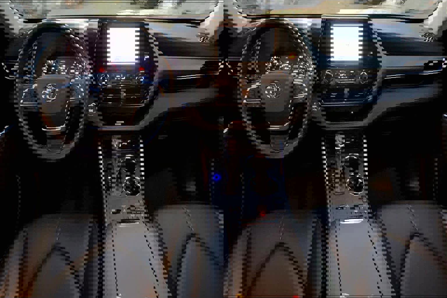 Used 2023 Toyota Highlander XLE image 15