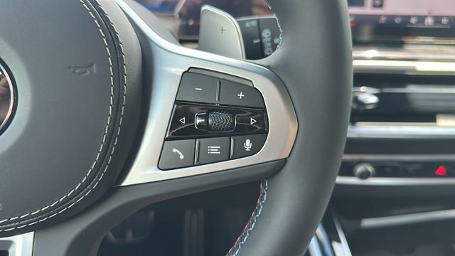 New 2026 BMW X7 M60i image 16