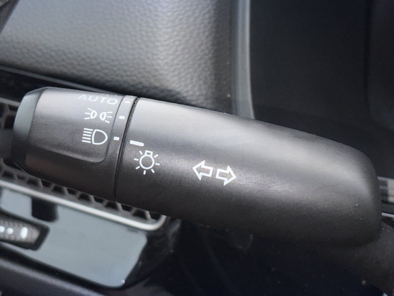 Used 2024 Honda Civic Sport image 10