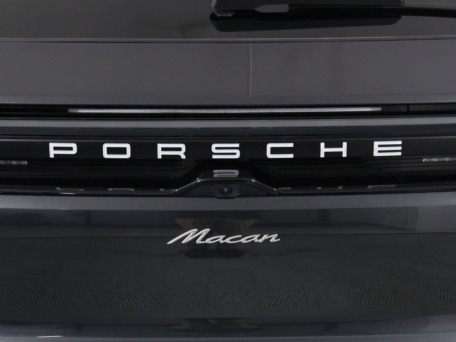 New 2026 Porsche Macan Electric RWD image 22