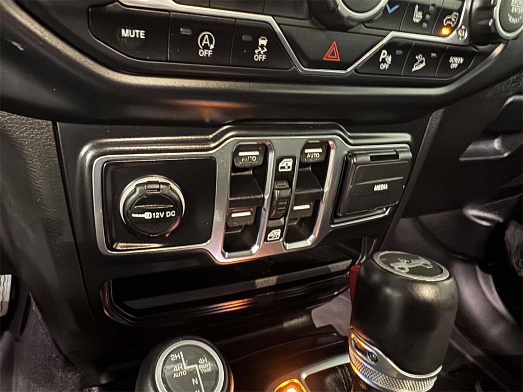 Used 2019 Jeep Wrangler Unlimited Sahara w/ Quick Order Package 24M Moab image 24