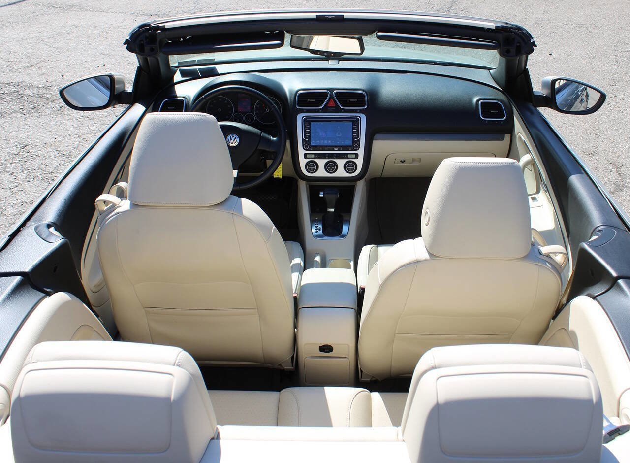 Used 2009 Volkswagen Eos Komfort FWD image 14