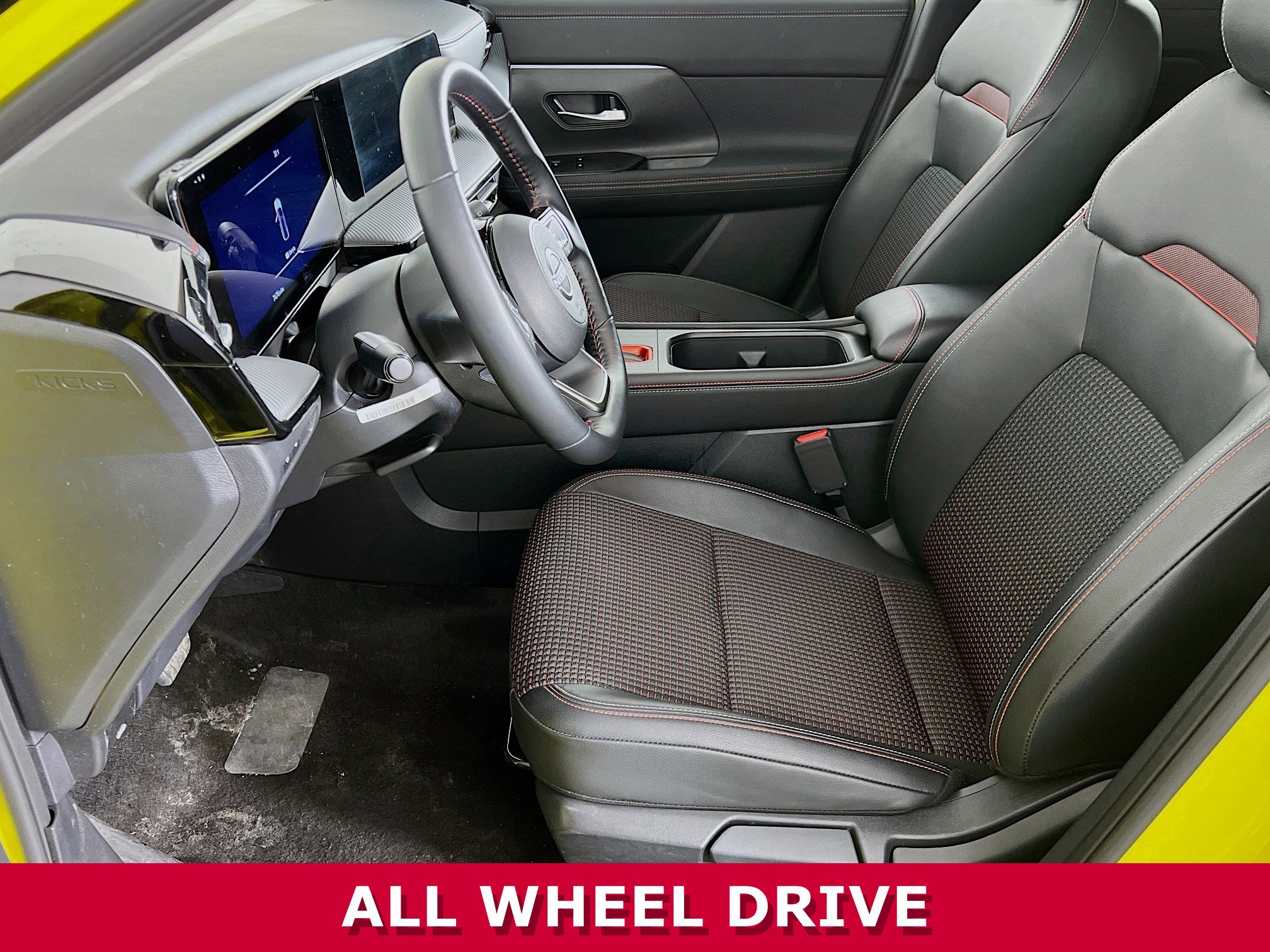 Used 2025 Nissan Kicks SR w/ SR Premium Package image 3