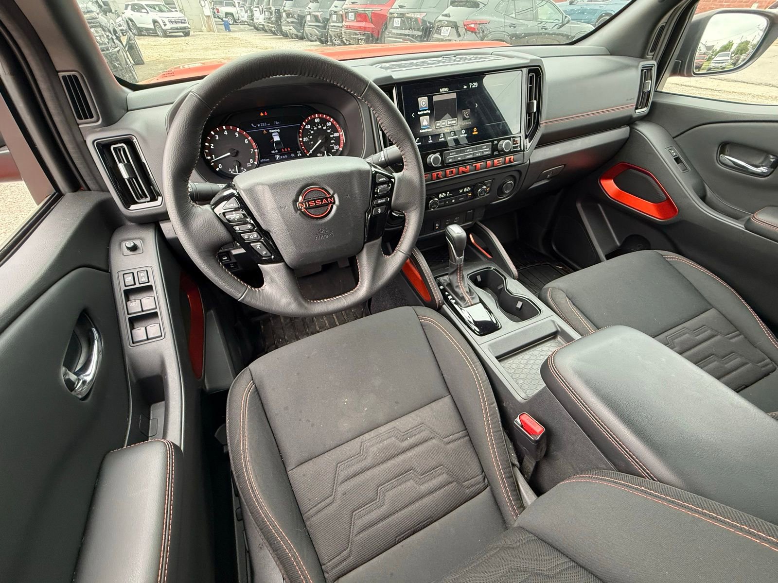 Used 2025 Nissan Frontier PRO-4X AWD/4WD image 16