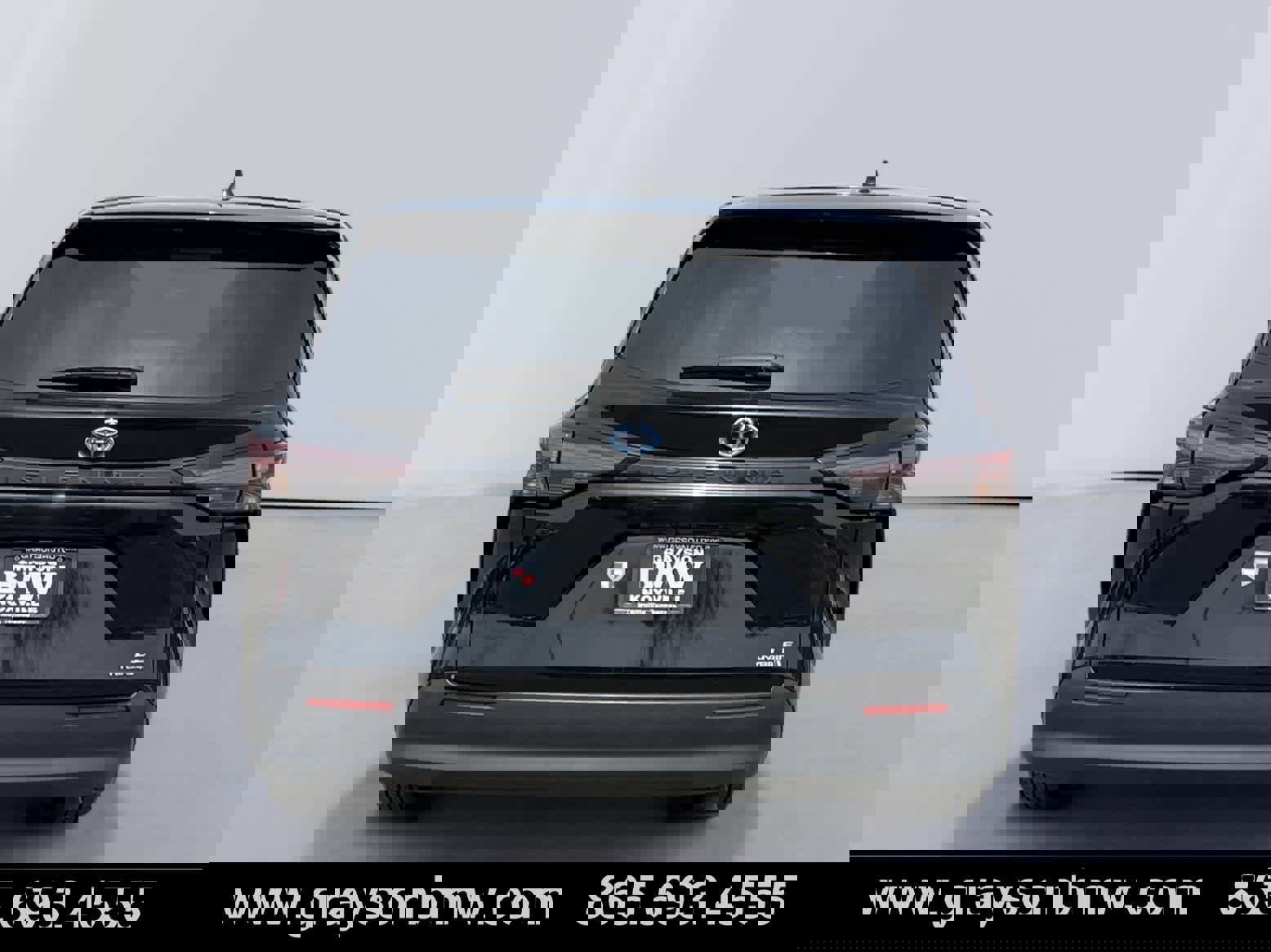 Used 2024 Toyota Sienna LE FWD image 4