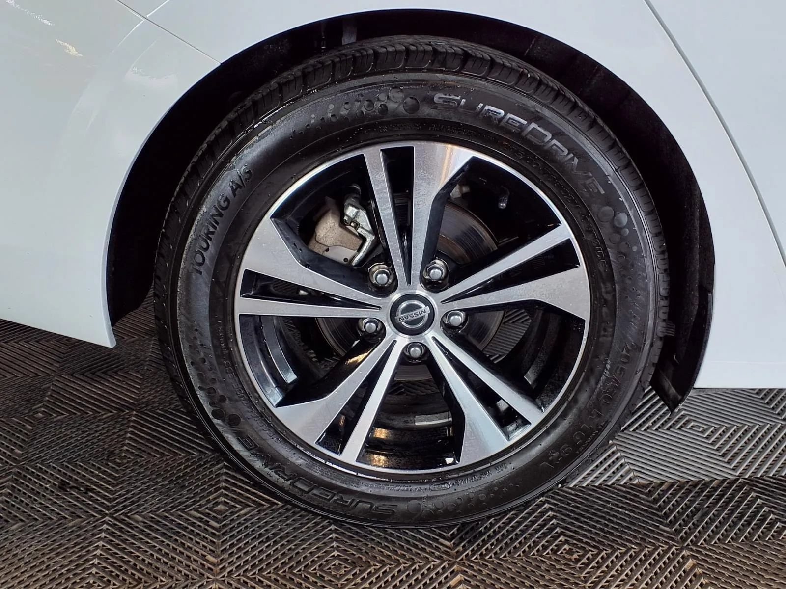 Used 2023 Nissan Sentra SV FWD image 7
