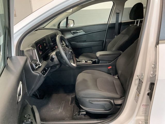 Used 2025 Kia Sportage LX image 10