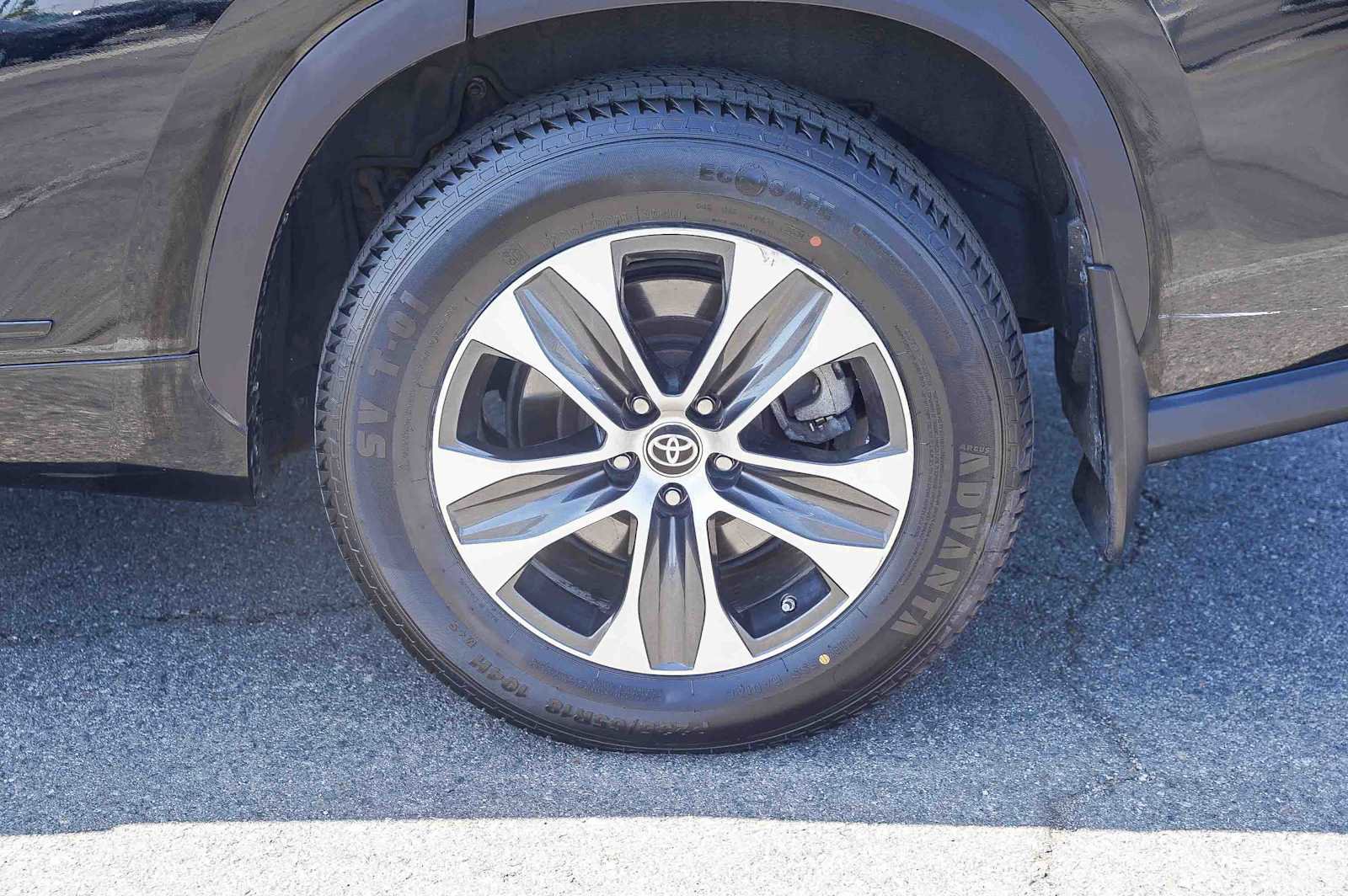 Used 2021 Toyota Highlander XLE image 8