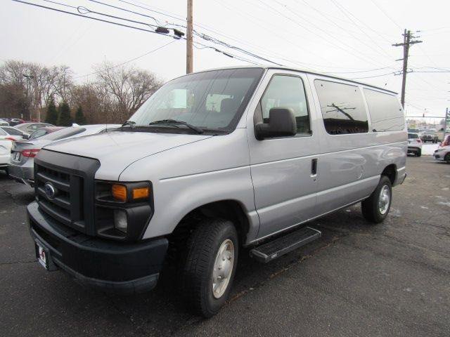 Used 2014 Ford E-350 and Econoline 350 XL w/ Power Windows & Locks Group RWD image 3