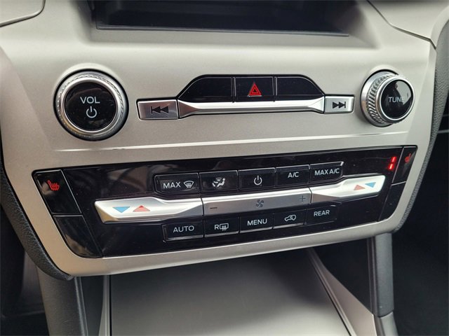 Used 2022 Ford Explorer XLT image 21