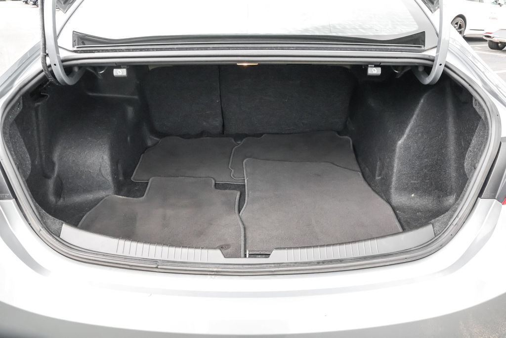 Used 2023 Chevrolet Malibu LT FWD image 30