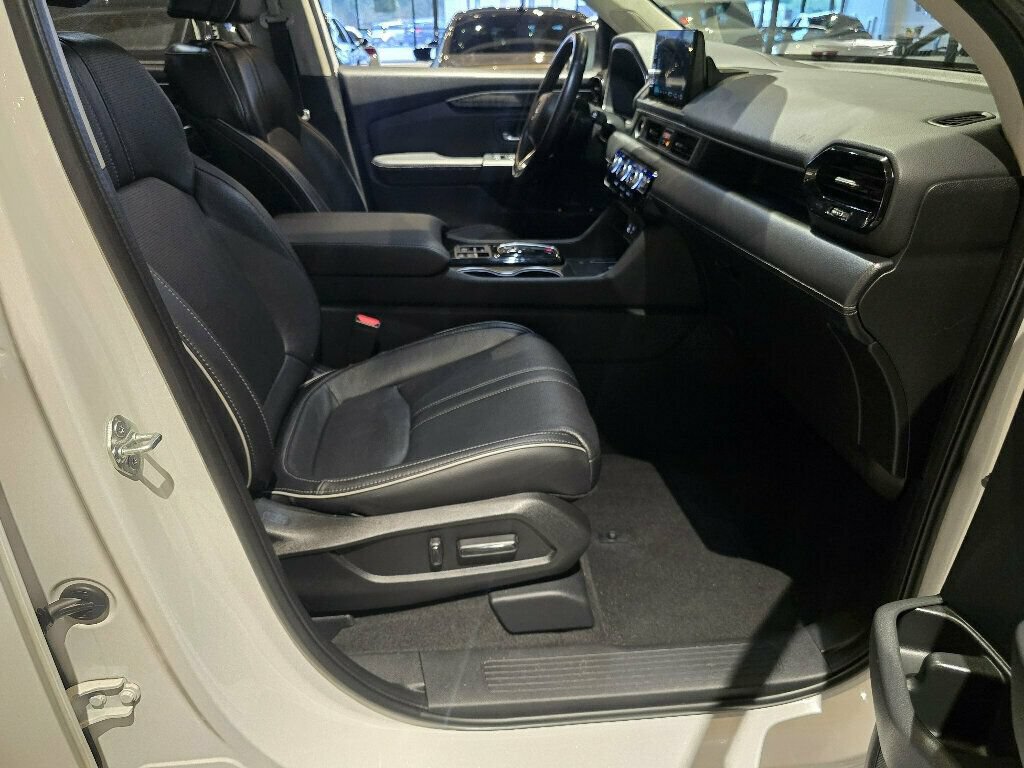 Used 2023 Honda Pilot Elite image 35