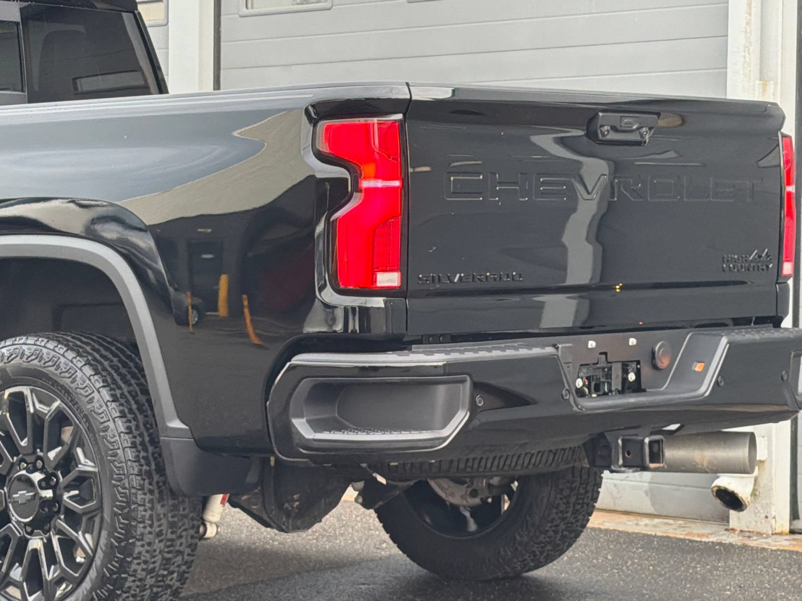 Used 2026 Chevrolet Silverado 2500 High Country w/ Midnight Edition AWD/4WD image 9