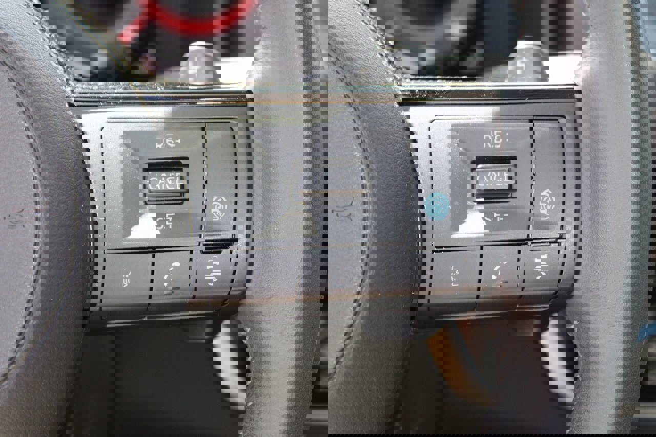 Used 2024 Nissan Rogue SL image 13