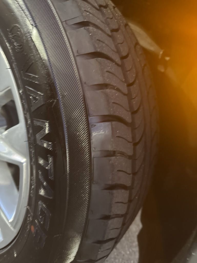 Used 2023 Chevrolet Suburban Premier image 37