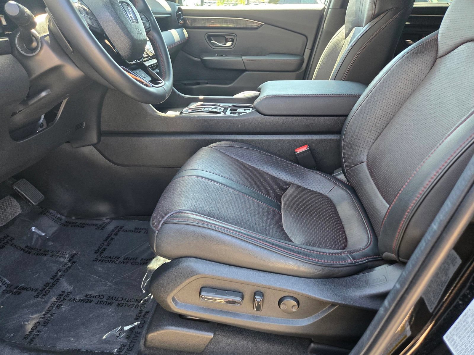 Certified 2025 Honda Pilot Black Edition image 11