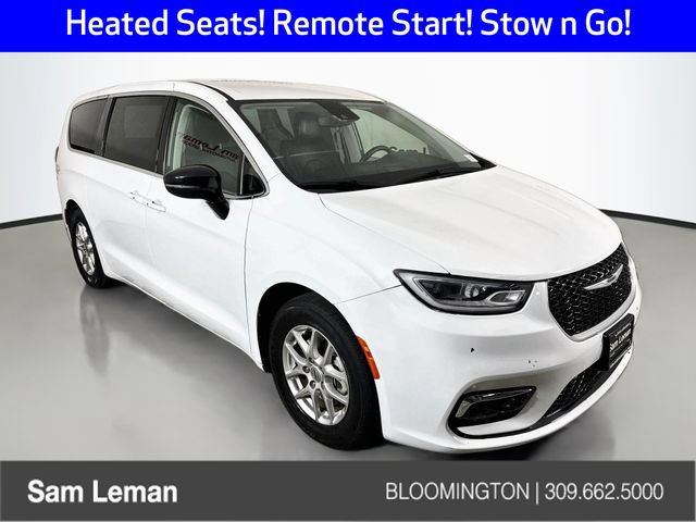Used 2024 Chrysler Pacifica Touring-L FWD image 1