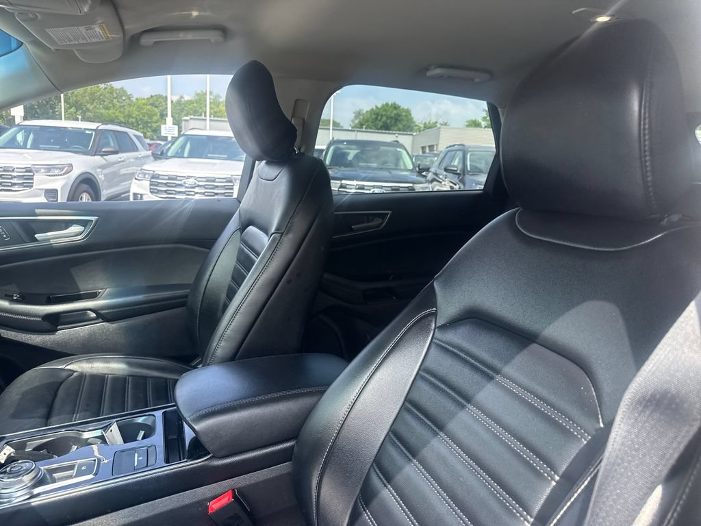 Used 2019 Ford Edge SEL w/ Equipment Group 201A AWD/4WD image 16