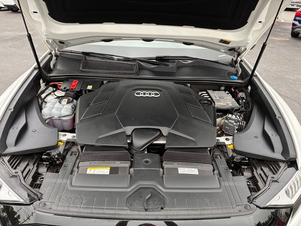 Used 2023 Audi Q8 Prestige w/ Prestige Package AWD/4WD image 9