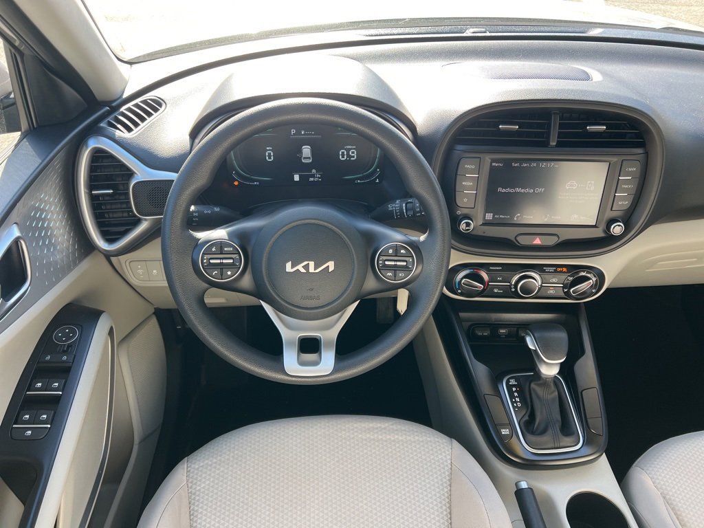 Certified 2023 Kia Soul LX image 19
