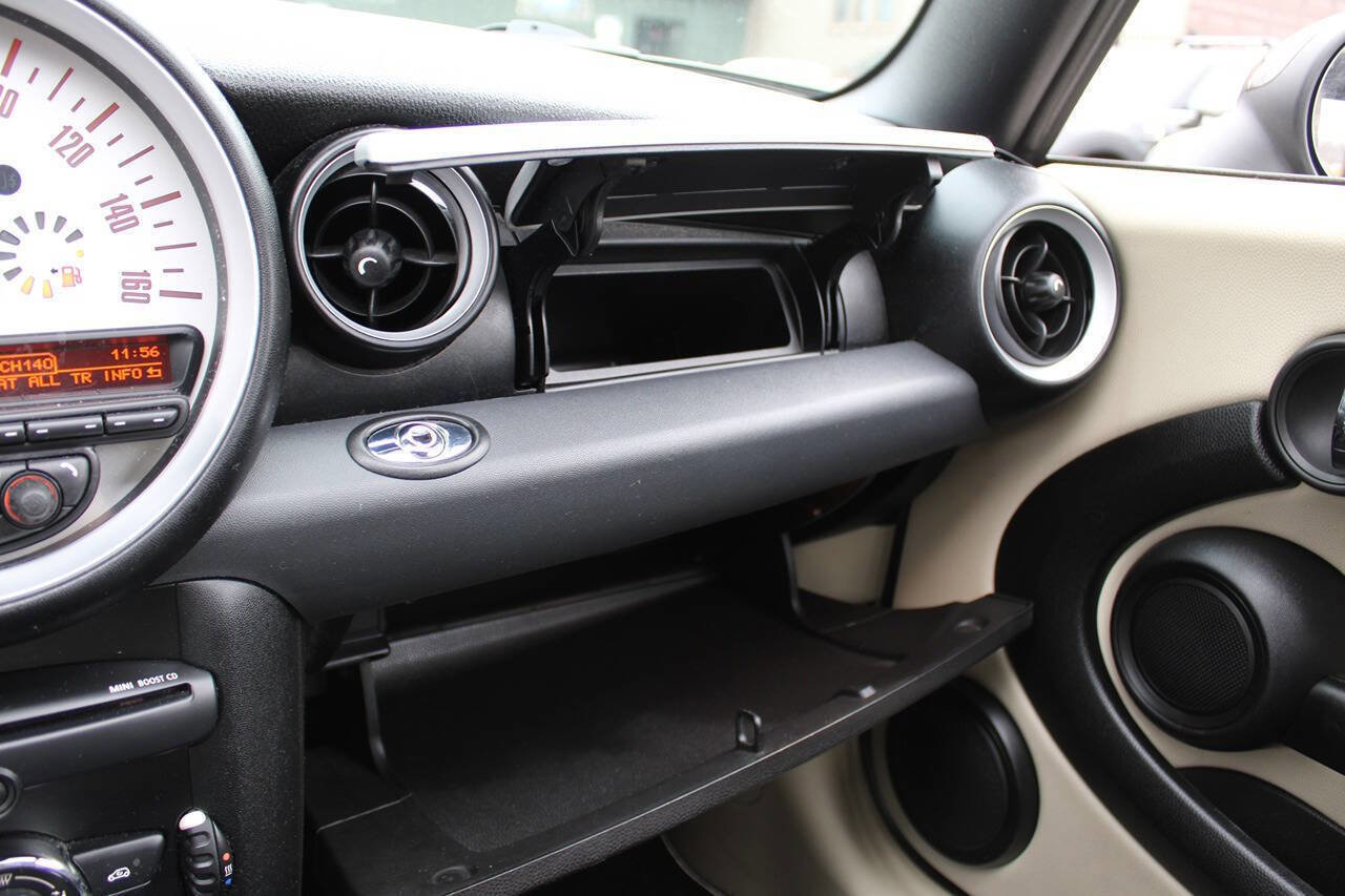 Used 2012 MINI Cooper Convertible image 32