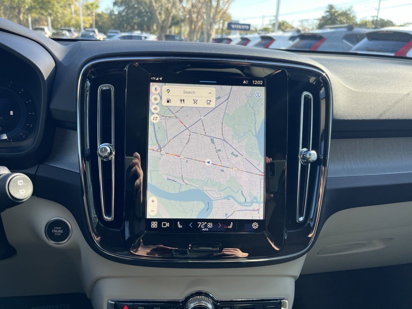 New 2025 Volvo XC40 B5 Ultra w/ Protection Package Premier image 27