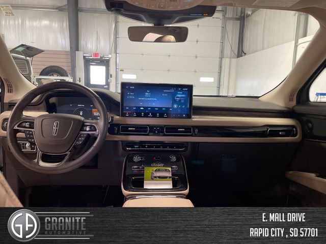 Used 2023 Lincoln Nautilus Reserve w/ Equipment Group 201A image 13