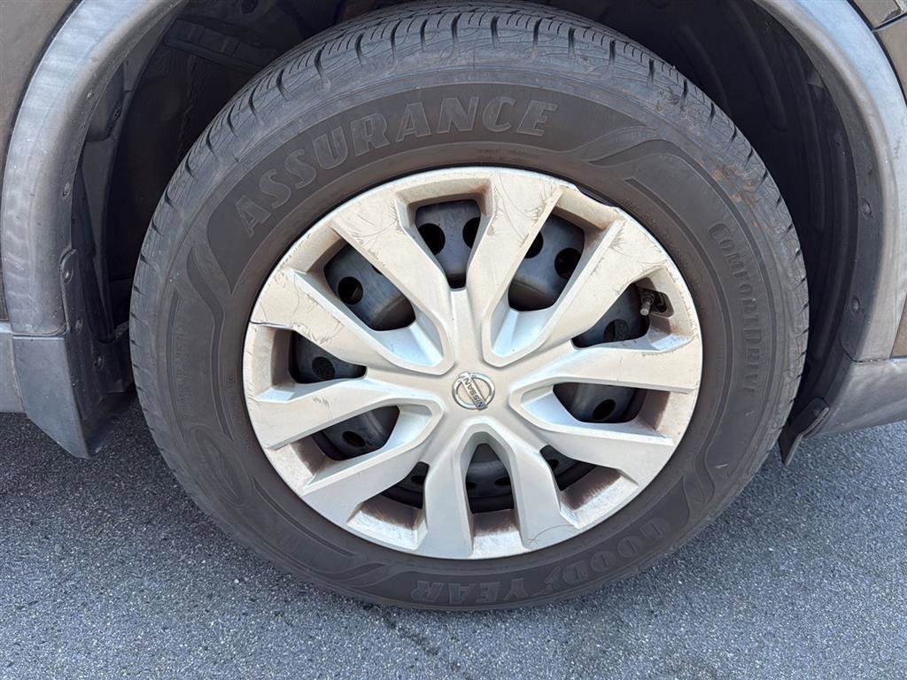 Used 2016 Nissan Rogue S FWD image 10