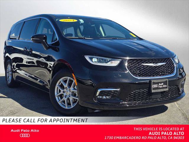Used 2024 Chrysler Pacifica Touring-L
