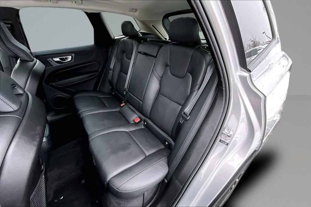 Certified 2023 Volvo XC60 B5 Plus w/ Protection Package Premier image 21
