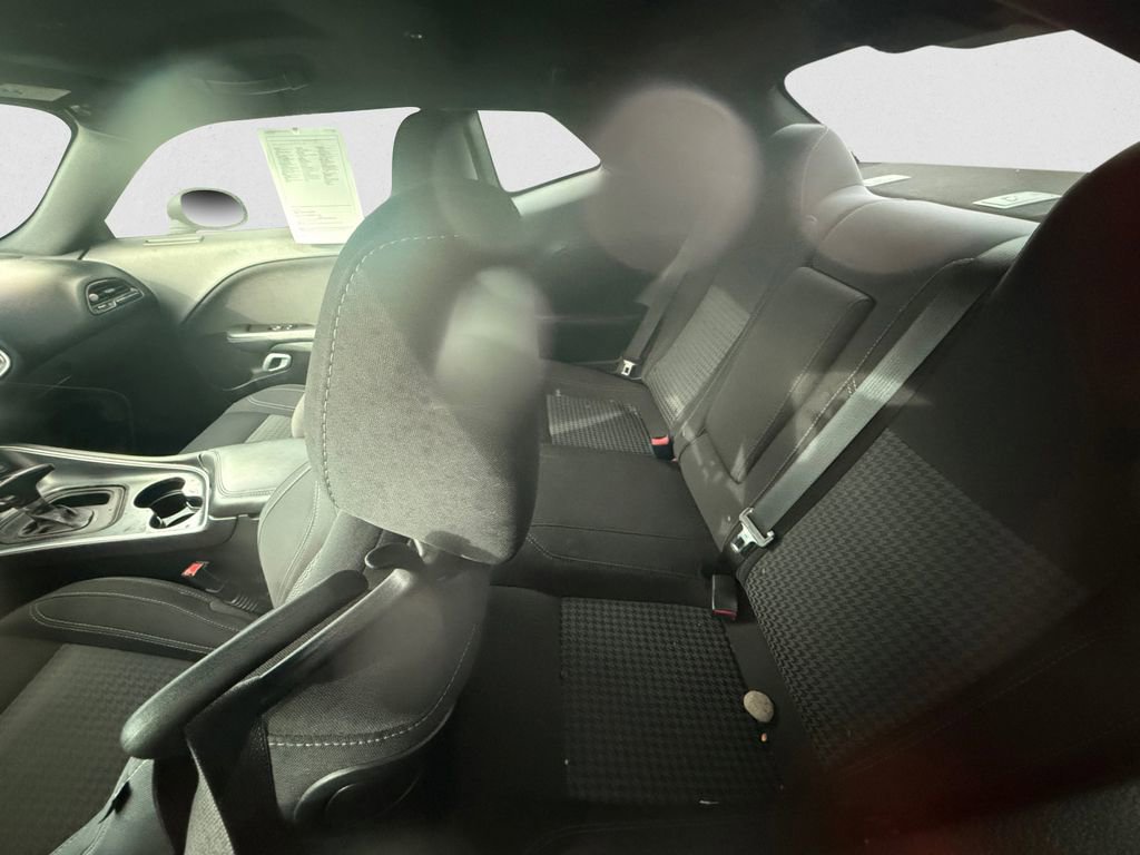 Used 2016 Dodge Challenger SXT image 8