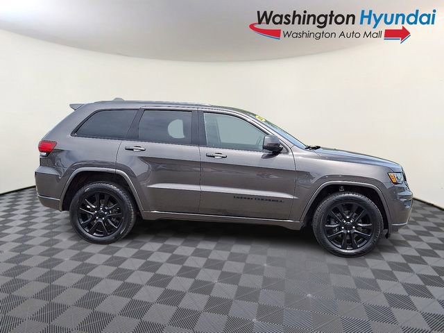 Used 2019 Jeep Grand Cherokee Altitude AWD/4WD image 7