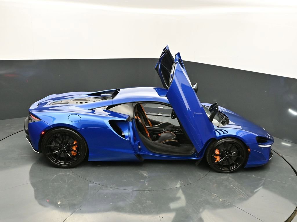 Used 2023 McLaren Artura image 39