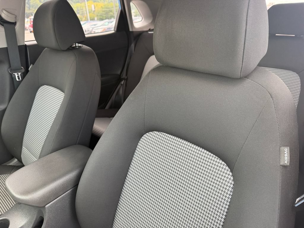 Used 2019 Hyundai Kona SE AWD/4WD image 13