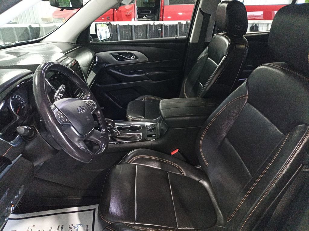Used 2021 Chevrolet Traverse RS FWD image 13