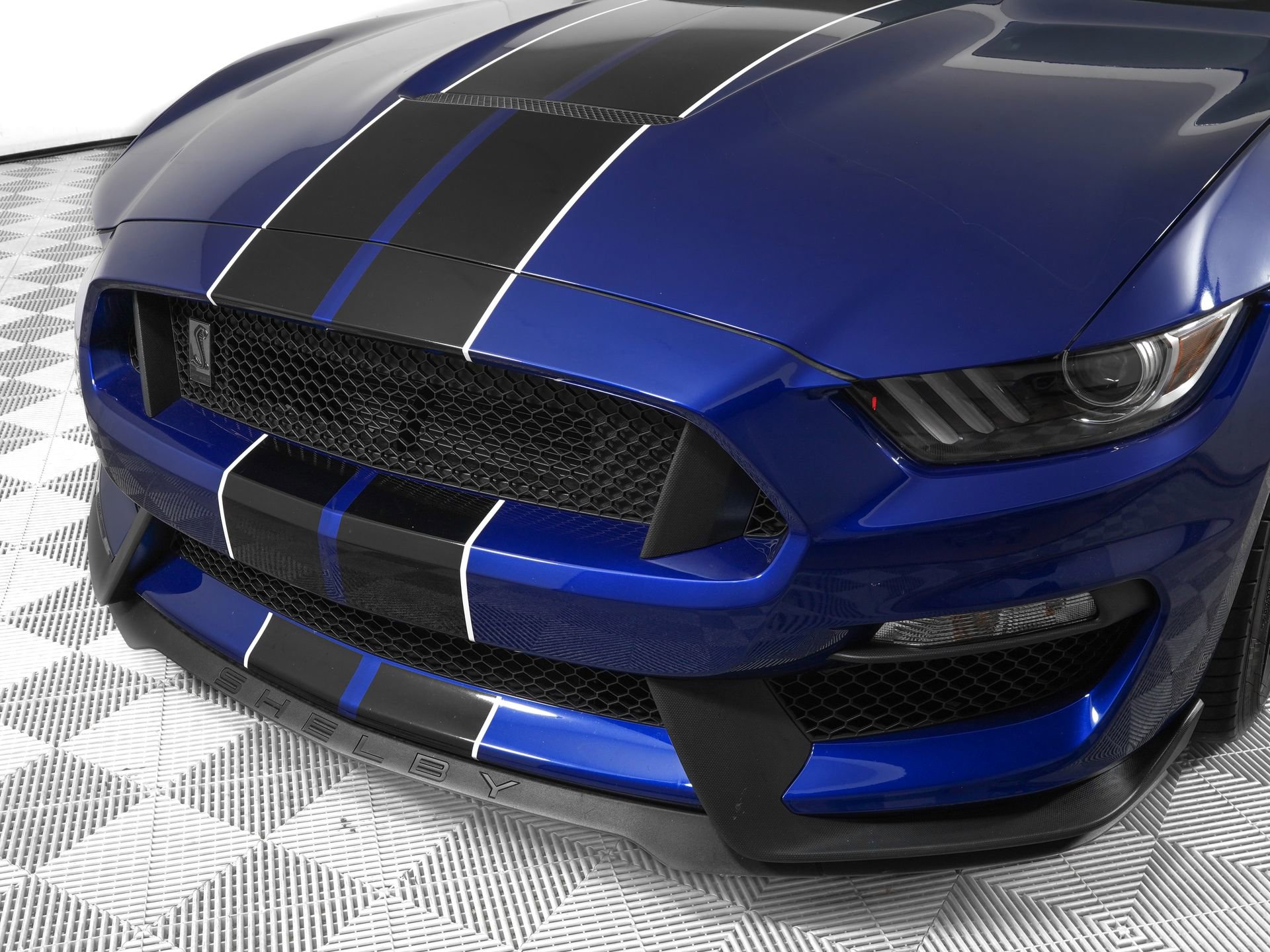 Used 2016 Ford Mustang Shelby GT350 w/ Technology Package image 27