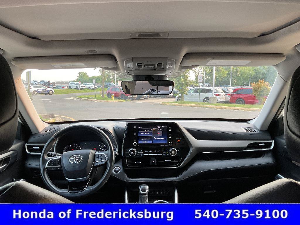 Used 2021 Toyota Highlander XLE AWD/4WD image 41