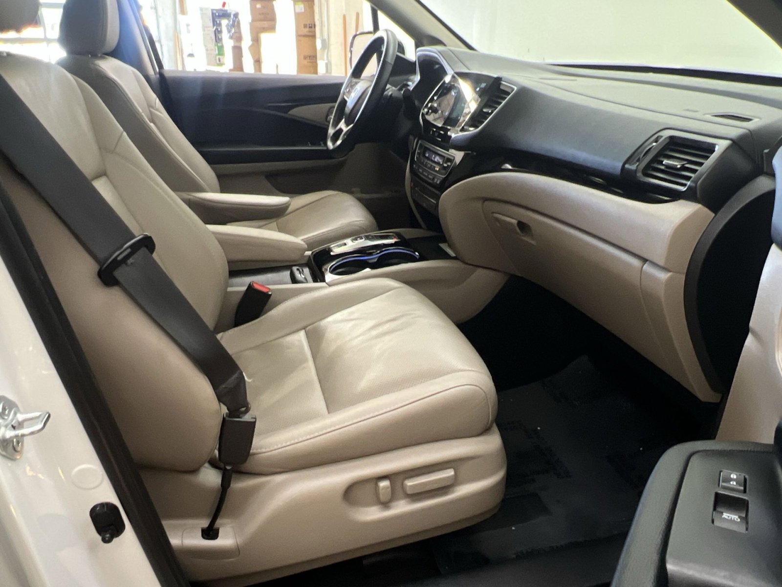 Used 2022 Honda Pilot Elite image 32