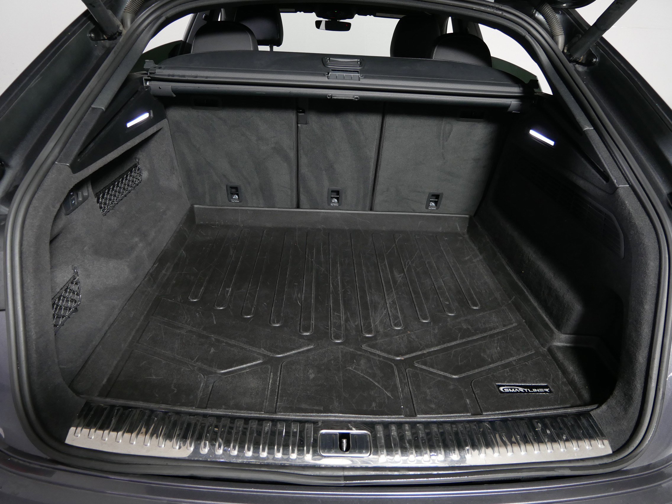 Used 2021 Audi Q8 Prestige w/ Prestige Package image 18