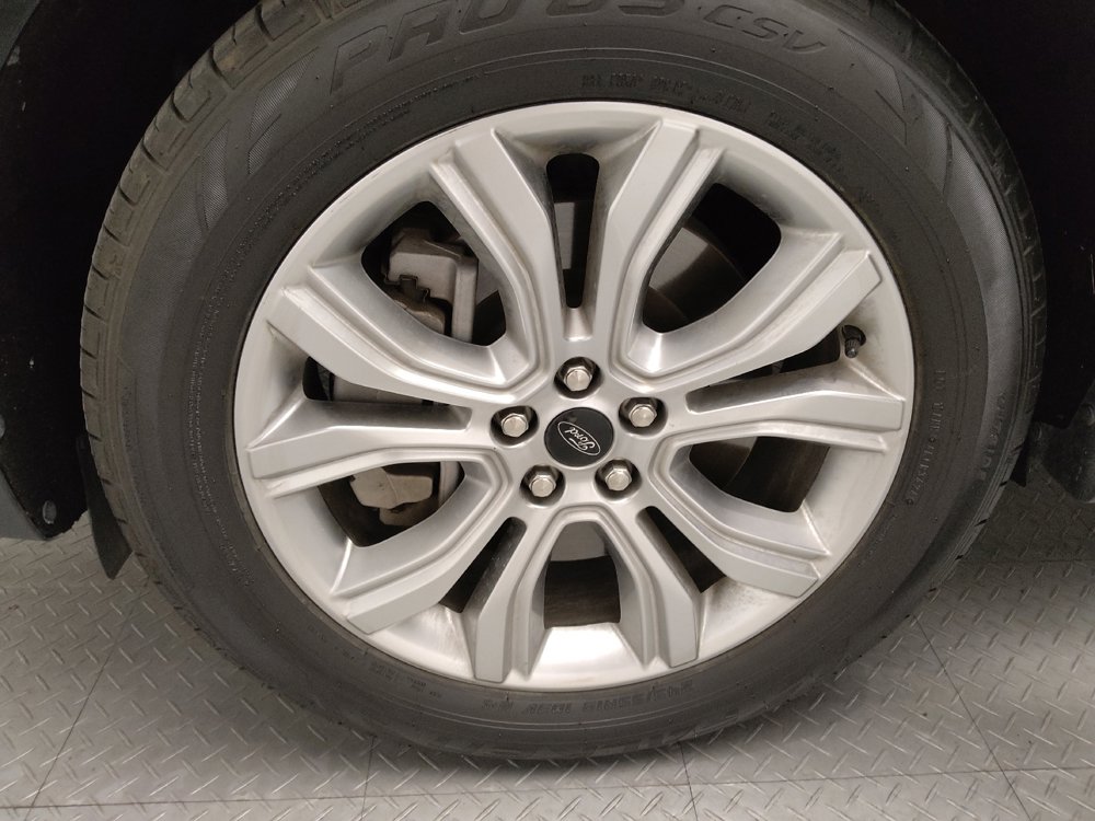 Used 2023 Ford Edge Titanium image 31