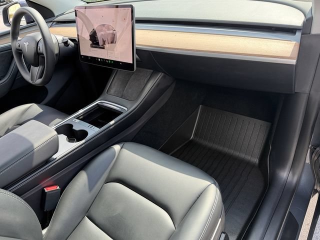 Used 2024 Tesla Model Y Long Range AWD/4WD image 18